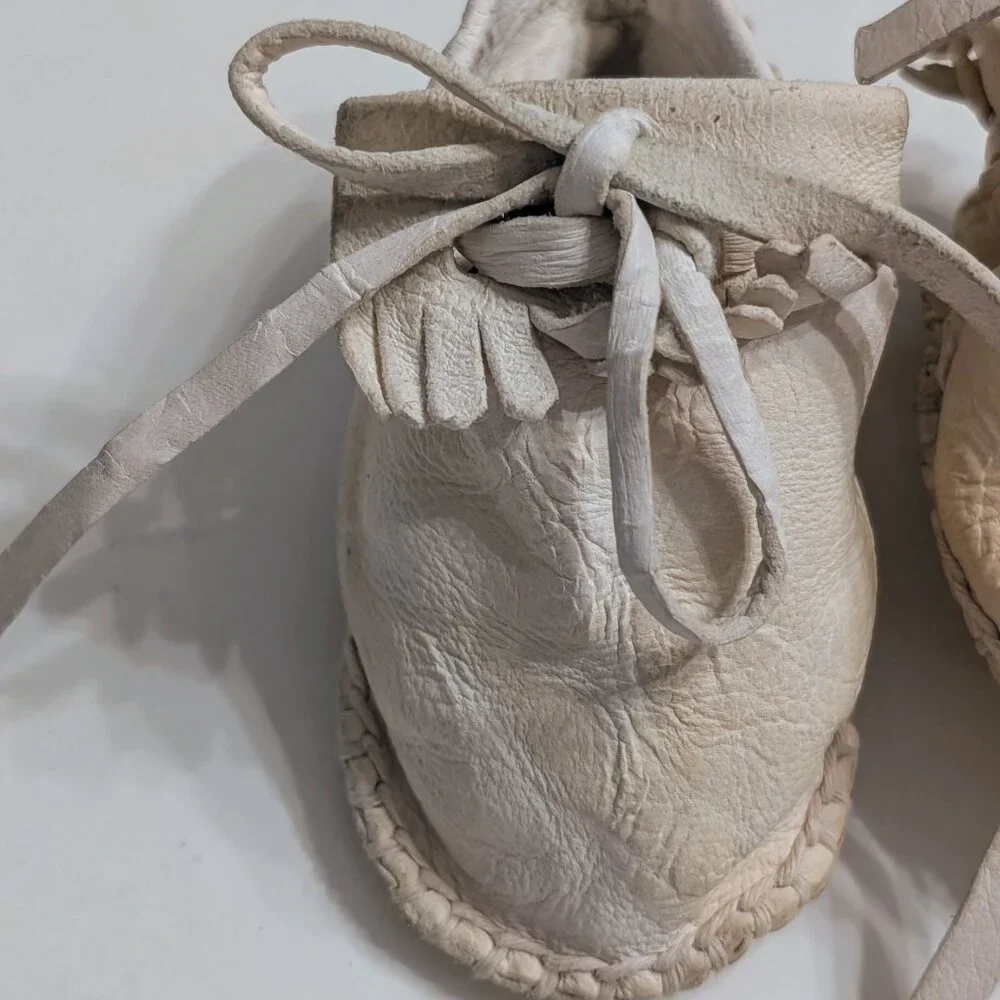 VTG White Leather Moccasin Baby Crib Shoes Sz 1 Infant Walker 0–3 Months Laces
